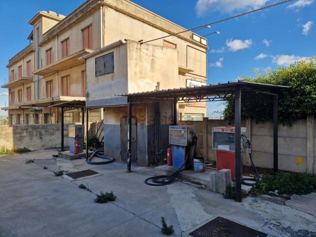 Locale Commerciale in vendita a Rosolini, Sicilia