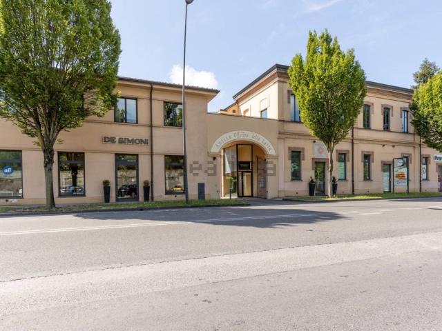 Locale Commerciale in vendita a San Concordio, Bagni Di Lucca Ponte