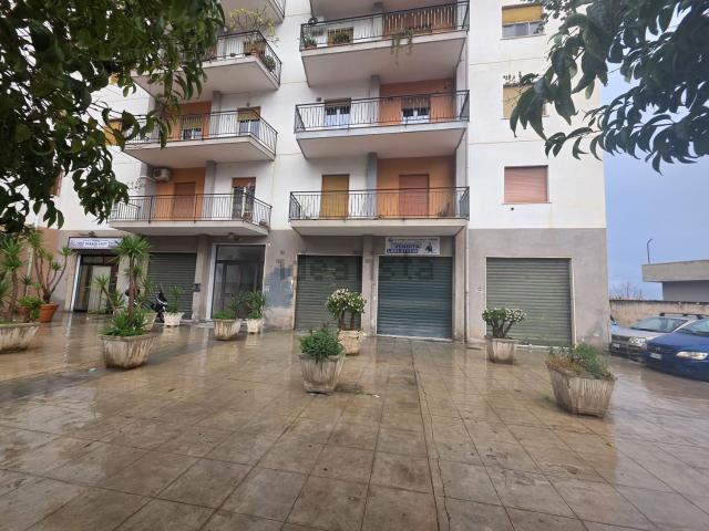 Locale Commerciale in vendita a III Circoscrizione, Palermo
