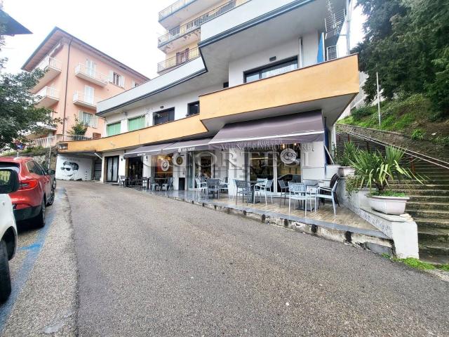 Locale Commerciale in vendita a Sant'Erminio, Cenerente