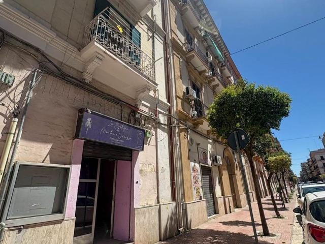 Locale Commerciale in vendita a Puglia, Taranto
