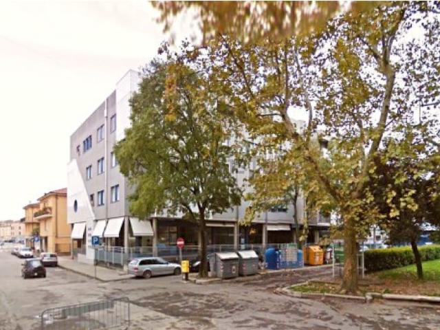 Locale Commerciale in vendita a Unione Comuni Modenesi Area Nord, Finale Emilia