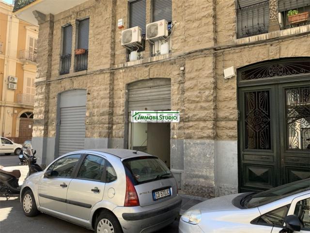 Locale Commerciale in vendita a Municipio 1, Puglia