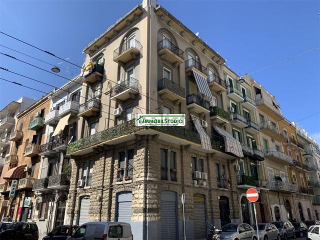 Locale Commerciale in vendita a Libertà, Bari