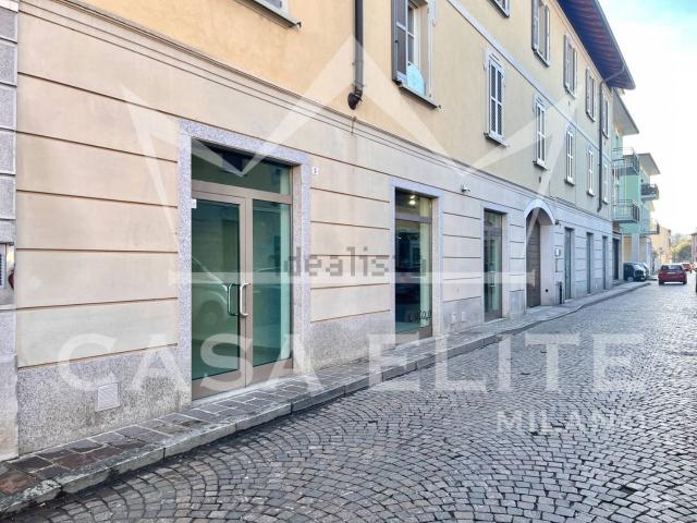 Locale Commerciale in vendita a Abbiategrasso, Lombardia