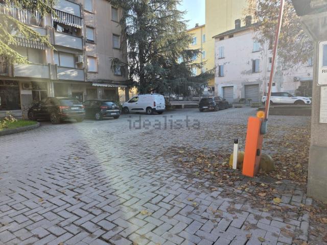 Locale Commerciale in vendita a Val d’Enza, Re