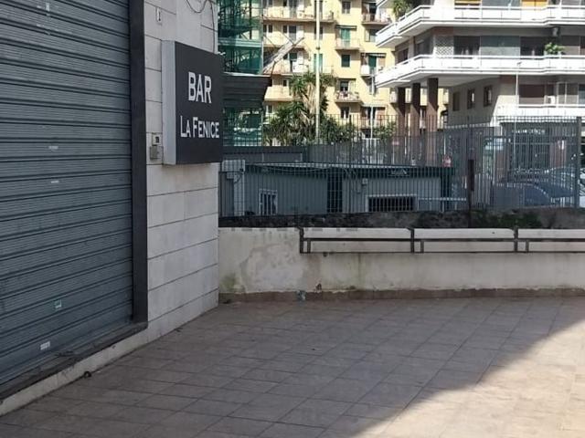 Locale Commerciale in vendita a Salerno, Campania