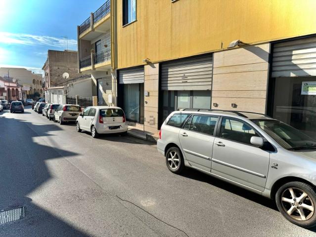Locale Commerciale in vendita a Briga Marina, Messina