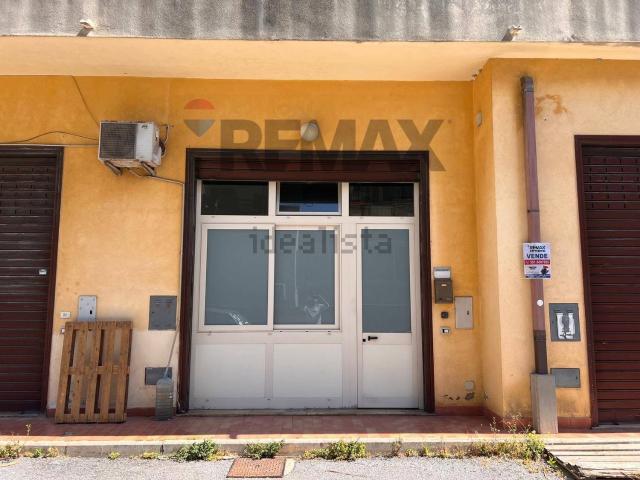 Locale Commerciale in vendita a V Circoscrizione, Messina