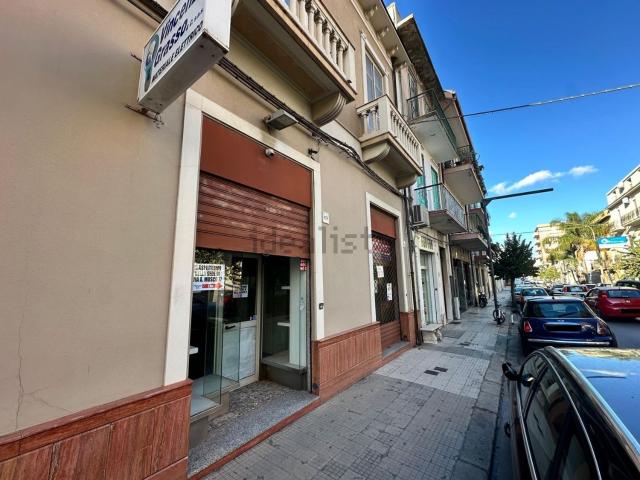 Locale Commerciale in vendita a Militi, Barcellona Pozzo Di Gotto