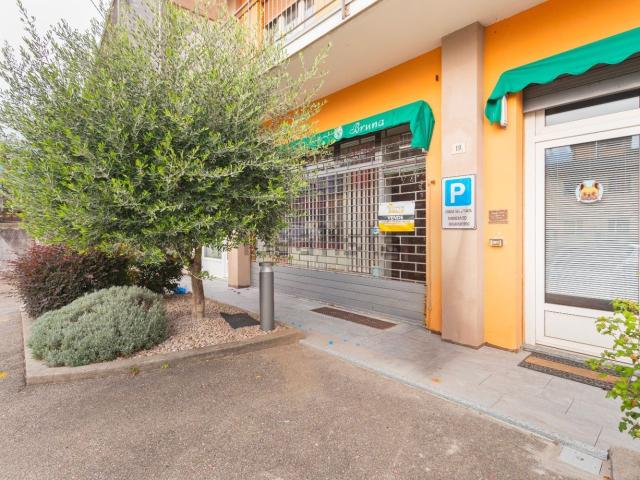 Locale Commerciale in vendita a Bagnella, Omegna