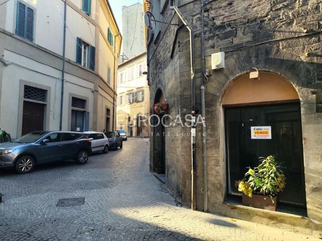 Locale Commerciale in vendita a San Leo Bastia, Umbria