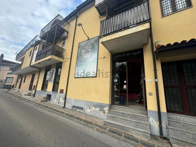 Locale Commerciale in vendita a Nocera Superiore, Campania
