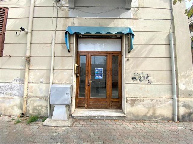 Locale Commerciale in vendita a Borgo Odescalchi, Roma Capitale