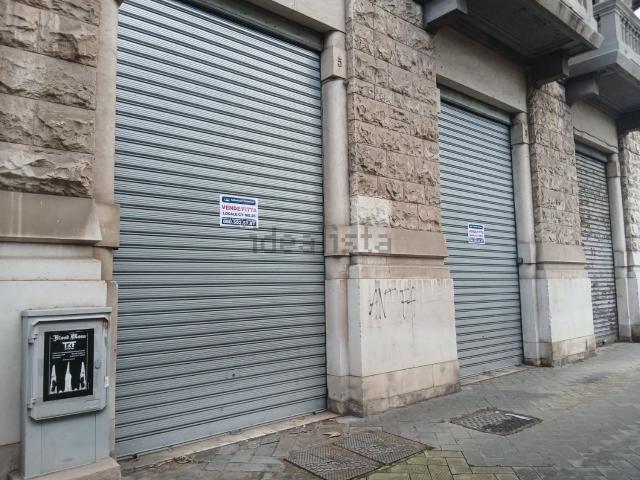 Locale Commerciale in vendita a Municipio 1, Puglia