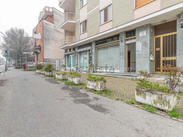 Locale Commerciale in vendita a Borghetto, Piemonte