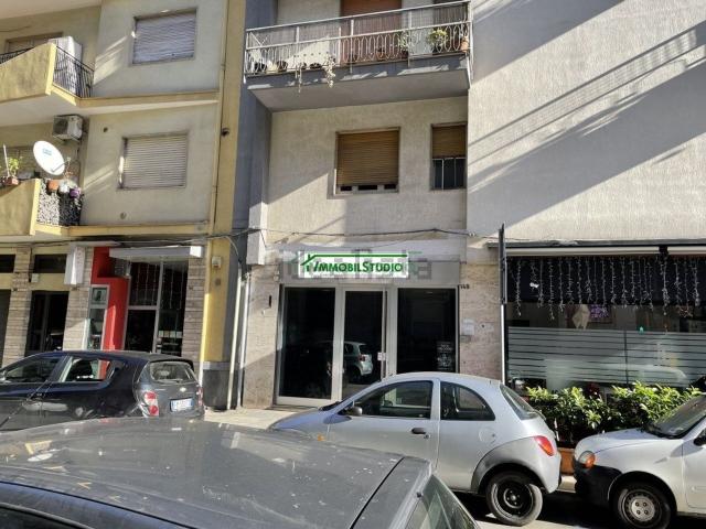 Locale Commerciale in vendita a Municipio 1, Puglia
