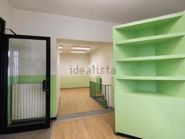 Locale Commerciale in vendita a Capriate San Gervasio, Lombardia