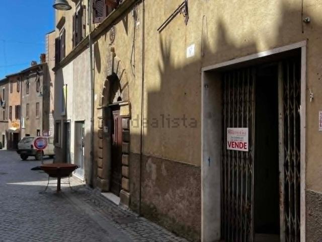 Locale Commerciale in vendita a Tarquinia, Lazio