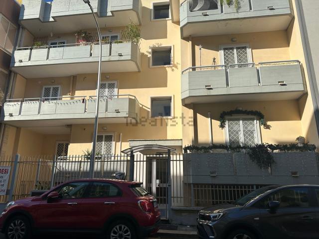 Locale Commerciale in vendita a Modugno, Bari