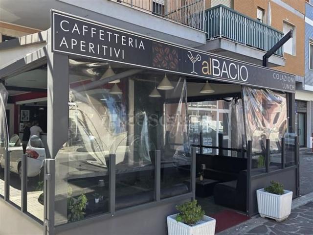 Locale Commerciale in vendita a Montesilvano, Abruzzo
