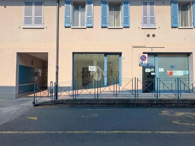 Locale Commerciale in vendita a Leno, Lombardia