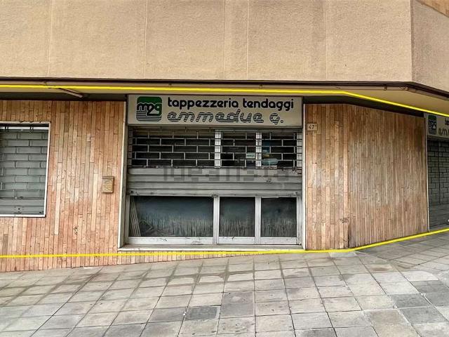 Locale Commerciale in vendita a Madonna Alta, Cenerente