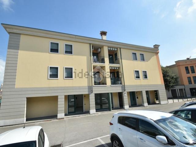 Locale Commerciale in vendita a Monfalcone, Friuli-Venezia Giulia