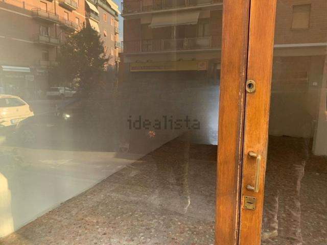 Locale Commerciale in vendita a Piacenza, Reggio Emilia