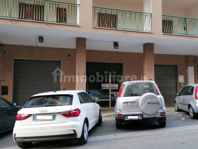 Locale Commerciale in vendita a Calabria, Catanzaro