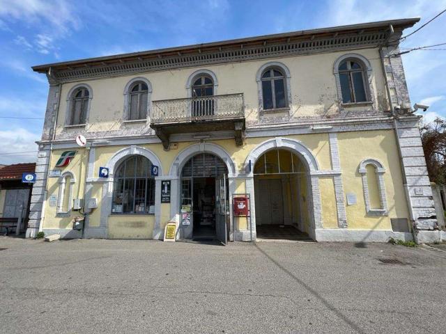 Locale Commerciale in vendita a Piemonte, Torino