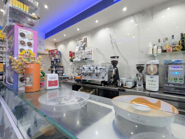 Locale Commerciale in vendita a Borgo Medievale, Roma Capitale