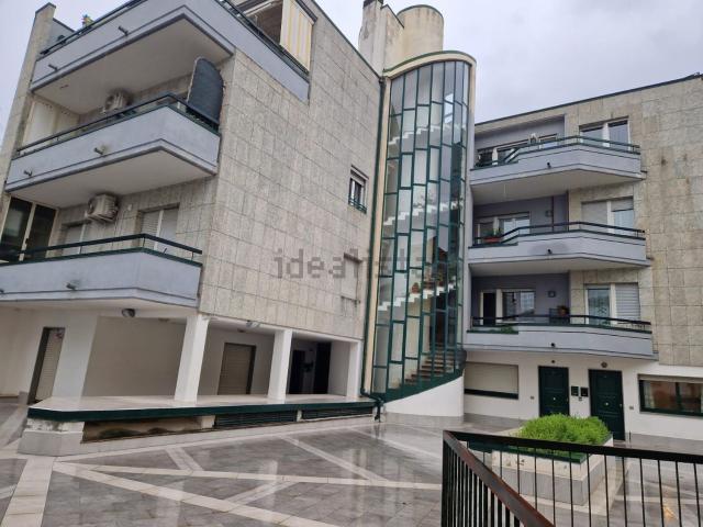 Locale Commerciale in vendita a Campobasso, Molise