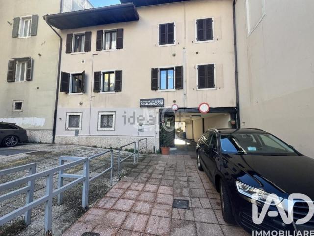 Locale Commerciale in vendita a Comunità della Vallagarina, Borgo Sacco