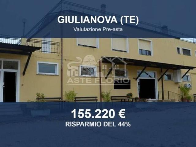 Locale Commerciale in vendita a Giulianova, Teramo