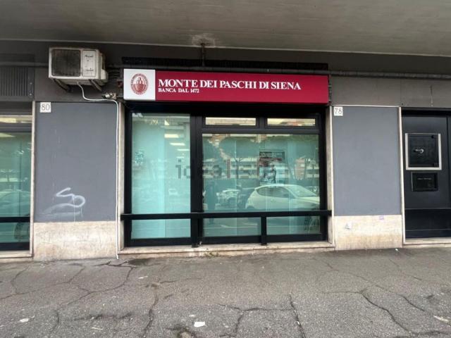 Locale Commerciale in vendita a Municipio Roma VII, Roma Capitale