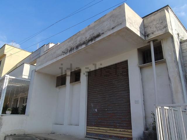 Locale Commerciale in vendita a Puglia, Brindisi