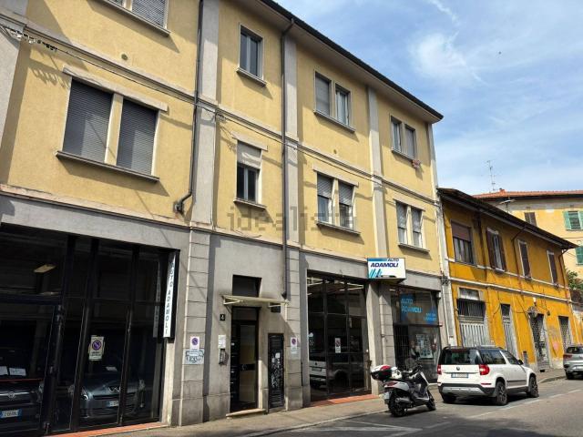 Locale Commerciale in vendita a Biumo Superiore, Varese