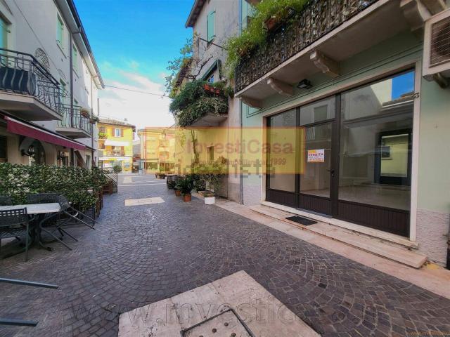 Locale Commerciale in vendita a Tregnago, Veneto