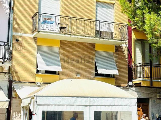 Locale Commerciale in vendita a Porto Recanati, Macerata