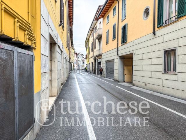 Locale Commerciale in vendita a Osio Sotto, Lombardia