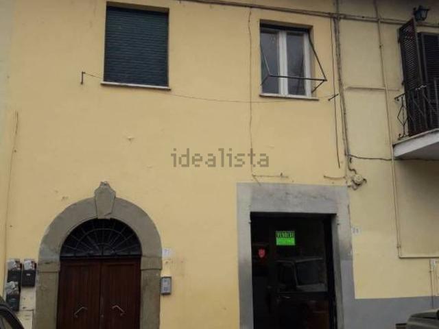 Locale Commerciale in vendita a Palazzo Del Pero, Toscana