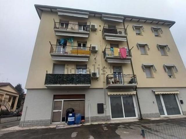 Locale Commerciale in vendita a Spezzano, Fiorano Modenese