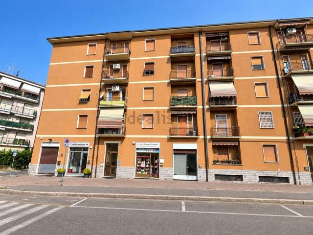 Locale Commerciale in vendita a Cascina del Bruno, Arcore