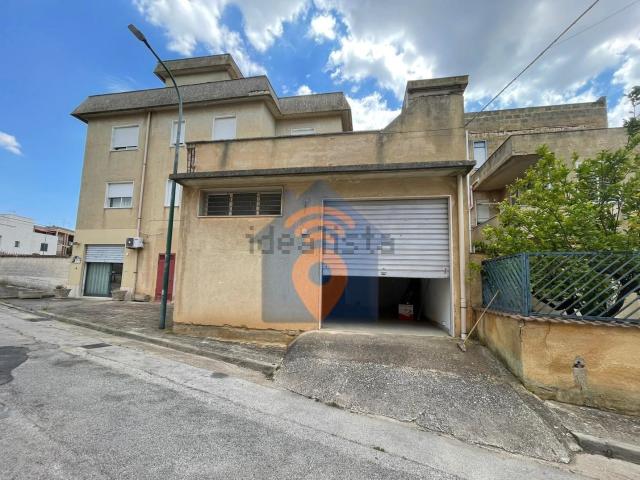 Locale Commerciale in vendita a Castelvetrano, Sicilia