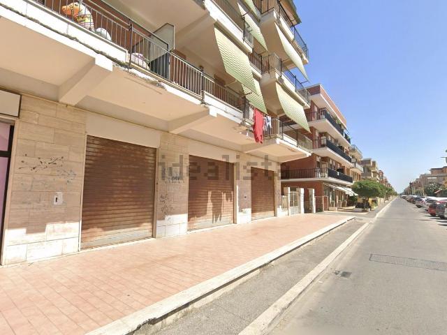 Locale Commerciale in vendita a Torvajanica, Pomezia