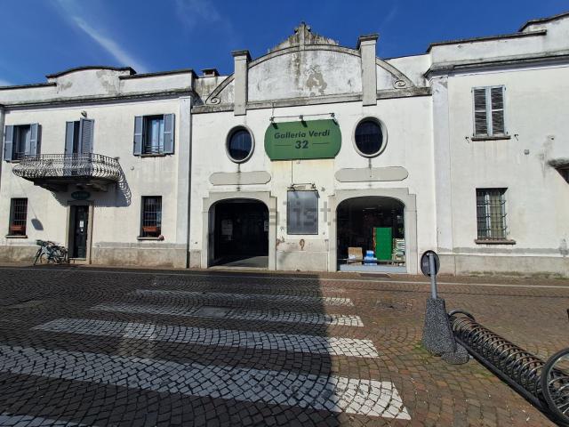 Locale Commerciale in vendita a Corbetta, Lombardia