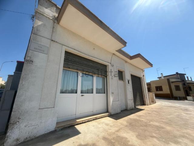 Locale Commerciale in vendita a Puglia, Brindisi