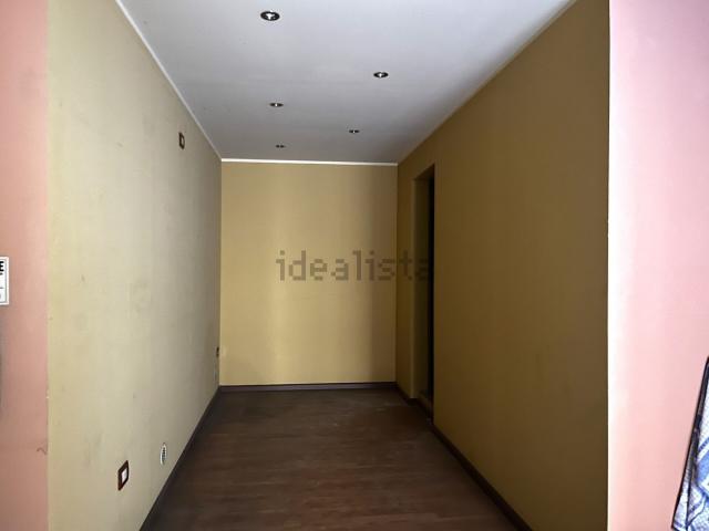Locale Commerciale in vendita a Borgo-Sanzio, Catania
