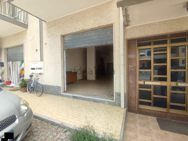 Locale Commerciale in vendita a Calabria, Catanzaro